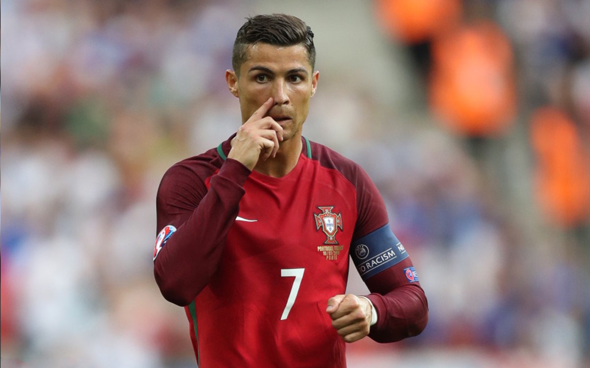 绿茵场外的国家德比，当西甲焦点战遇上中国足球的洪都拉斯突围