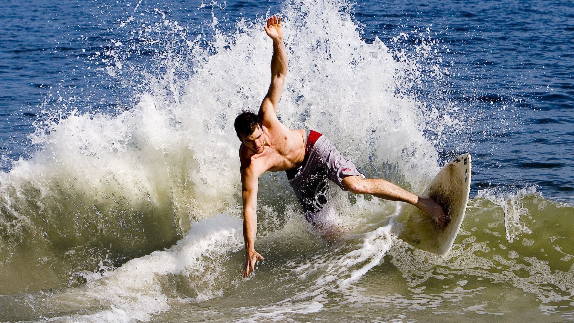 北欧风暴与东方利剑，瑞典队惊天逆转与许昕的炽热状态